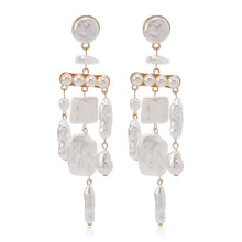 Load image into Gallery viewer, The Pearl Skelton Earring
