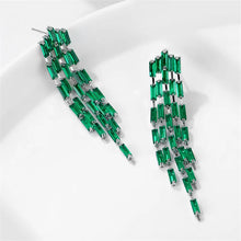 Load image into Gallery viewer, The Retro Diamont&#39;e Spray Earring
