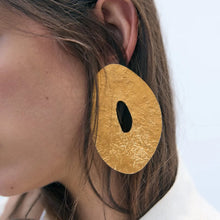 Load image into Gallery viewer, The Big Disc Earring in Gold &amp; Silver
