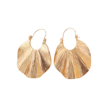 Load image into Gallery viewer, The Retro Dutch Earring
