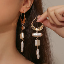 Load image into Gallery viewer, The Grip Pearl Earring
