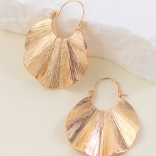 Load image into Gallery viewer, The Retro Dutch Earring
