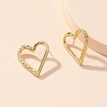 Load image into Gallery viewer, The Jagged Heart Earring
