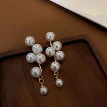 Load image into Gallery viewer, The Bauble Pearl Earring
