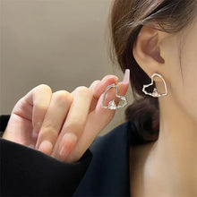 Load image into Gallery viewer, The Sweet Heart Stud Earring
