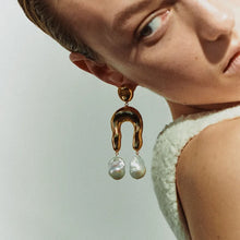 Load image into Gallery viewer, The Tuning Pearl Earring (18k Gold Plated)
