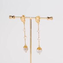 Load image into Gallery viewer, The Pearl Drop Earring
