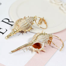 Load image into Gallery viewer, The Shell Earring
