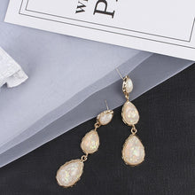 Load image into Gallery viewer, The Pearly Stone Clip On Earring
