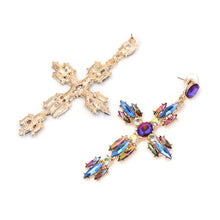 Load image into Gallery viewer, The Diamont&#39;e Cross Earring
