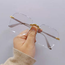 Load image into Gallery viewer, The Frameless Sunglasses in Tea, Grey &amp; Transparent
