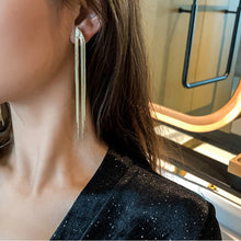 Load image into Gallery viewer, The Waterfall Retro Earring in Gold or Silver
