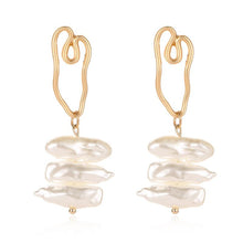 Load image into Gallery viewer, The Pearl Beaded Earring
