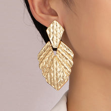 Load image into Gallery viewer, The Ripple Leaf Earring
